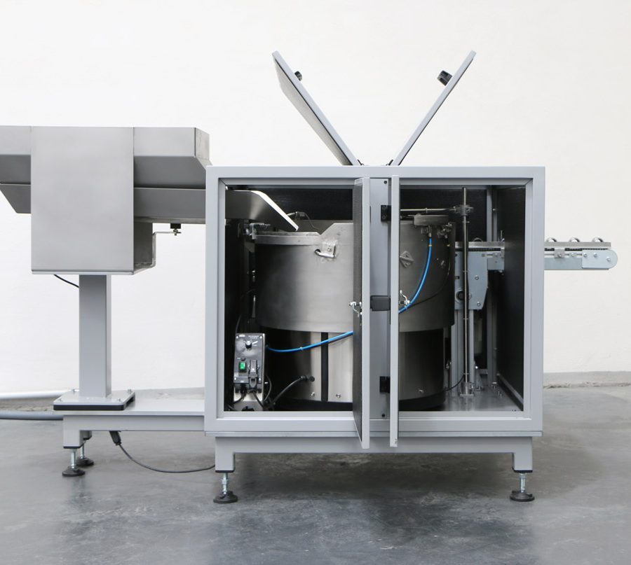 Vibrador alimentador industrial con tolva de acero