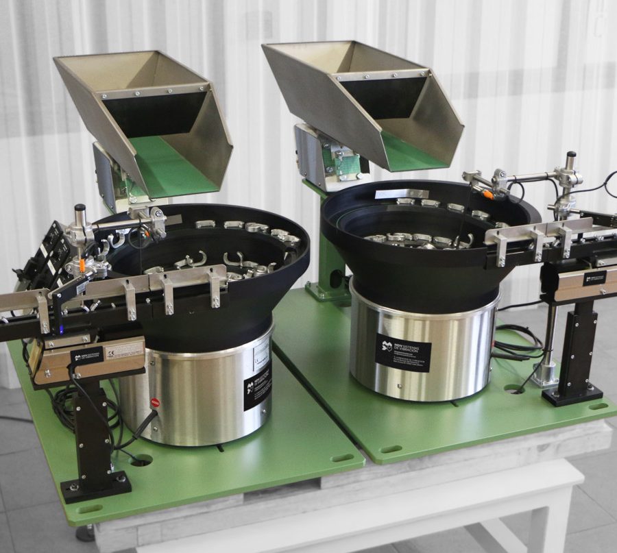 Máquinas vibratorias con tolvas de fibra