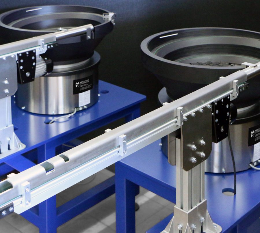 Máquinas vibratorias con tolvas de fibra