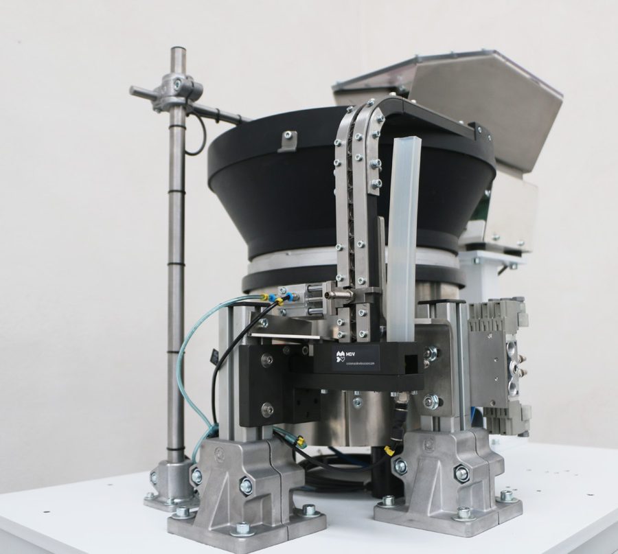 Vibrador para posicionamiento con tolva de fibra