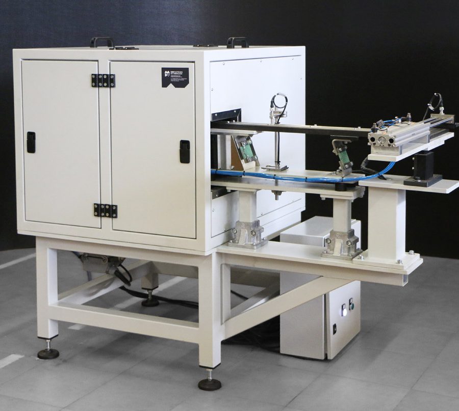 Máquina con tolva vibratoria de acero