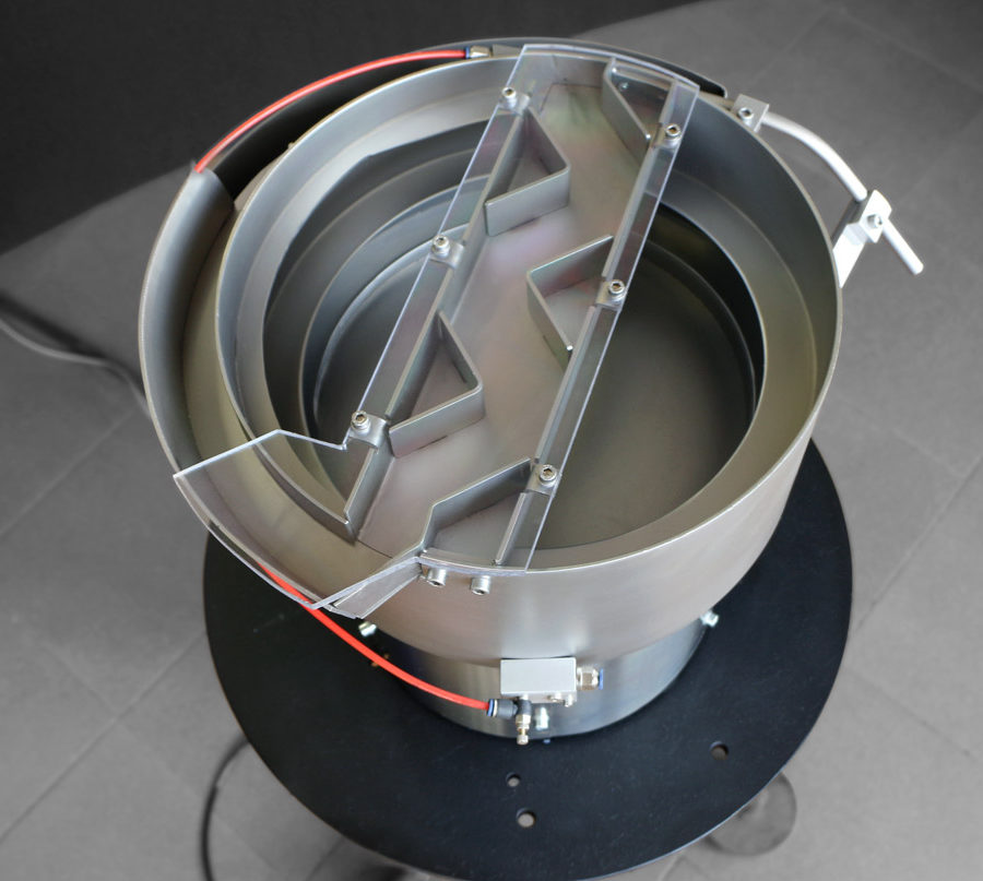 Equipo vibratorio con tolva de acero