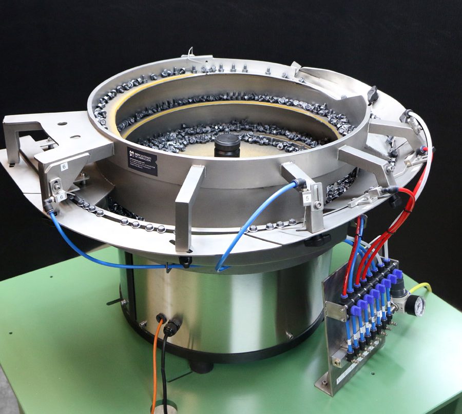 Equipo vibratorio con tolva de acero