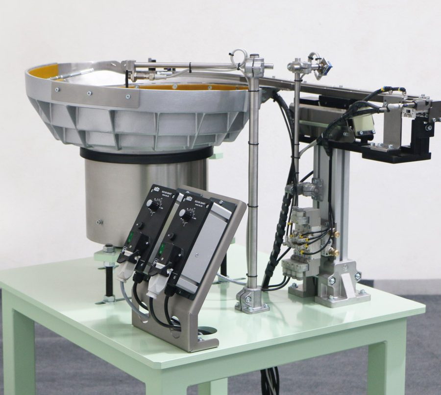 Equipo vibratorio con tolva de acero